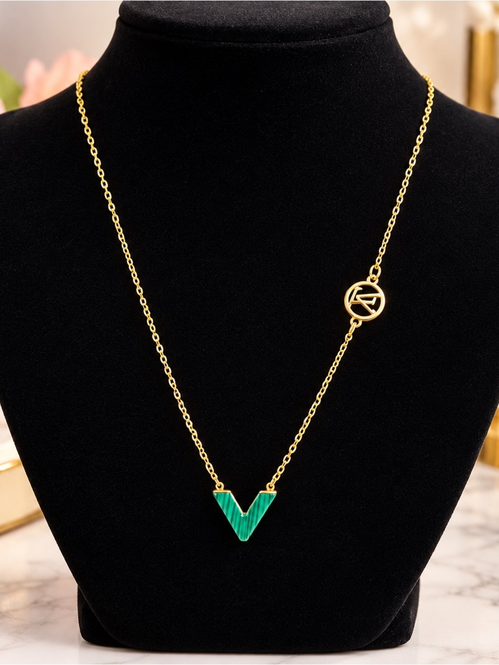 18K stainless steel Gold Chain Necklace with Green V-shaped Pendant